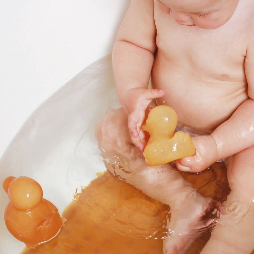 Alfie the duck. Natural Rubber Bath Toy Free of Holes. - Jacob's Montessori